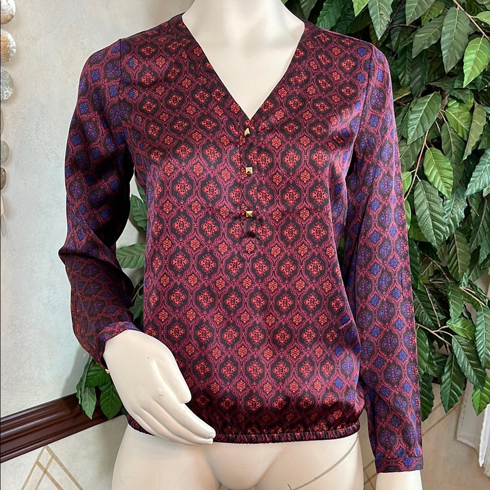 THE LIMITED V-NECK BUTTON DETAIL BLOUSE